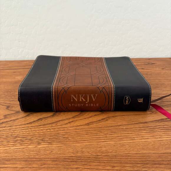 NKJV Study Bible Full-Color Edition Leathersoft Brown Thomas Nelson